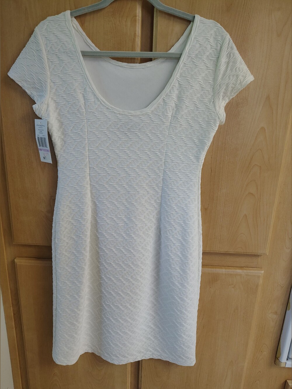 Textured Scoop Neck White Sharagano Dress, Sz 6